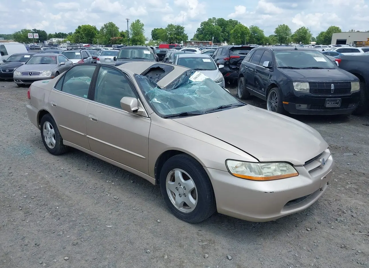 2000 HONDA  - Image 1.