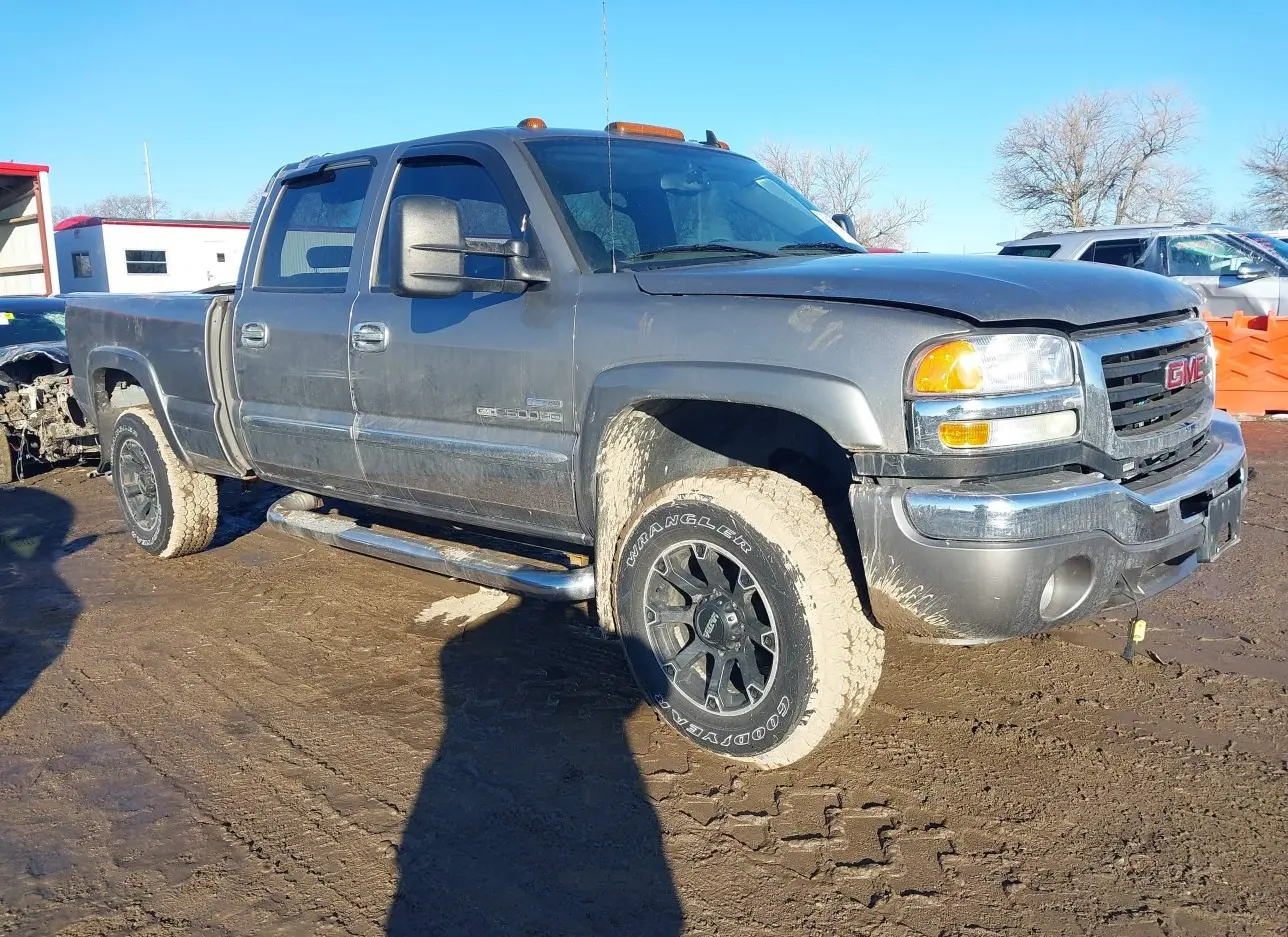 2006 GMC  - Image 1.