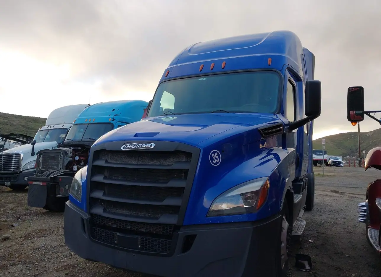 2019 FREIGHTLINER  - Image 1.