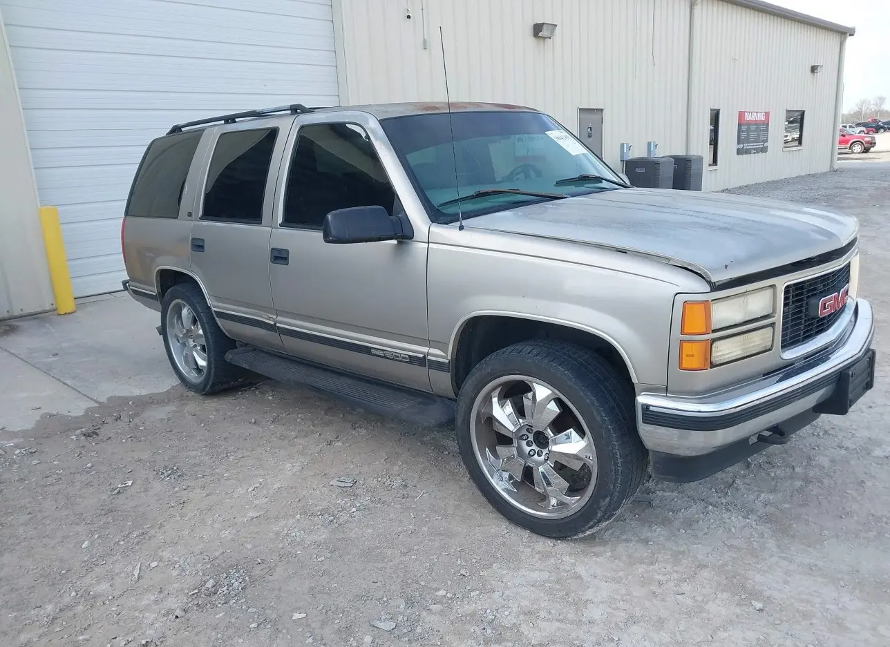 1999 GMC  - Image 1.