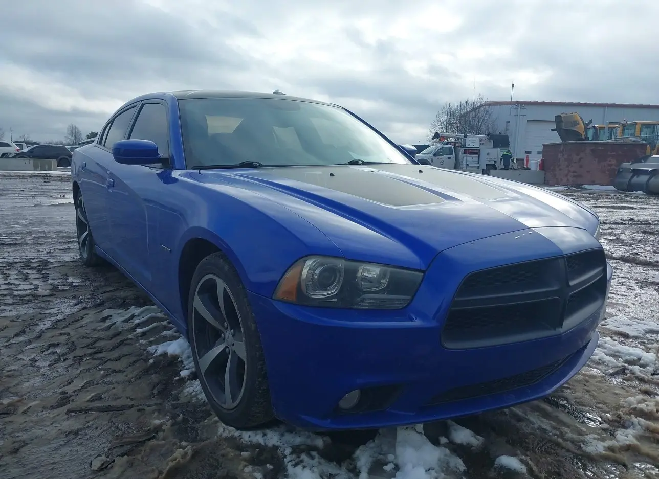 2013 DODGE  - Image 1.