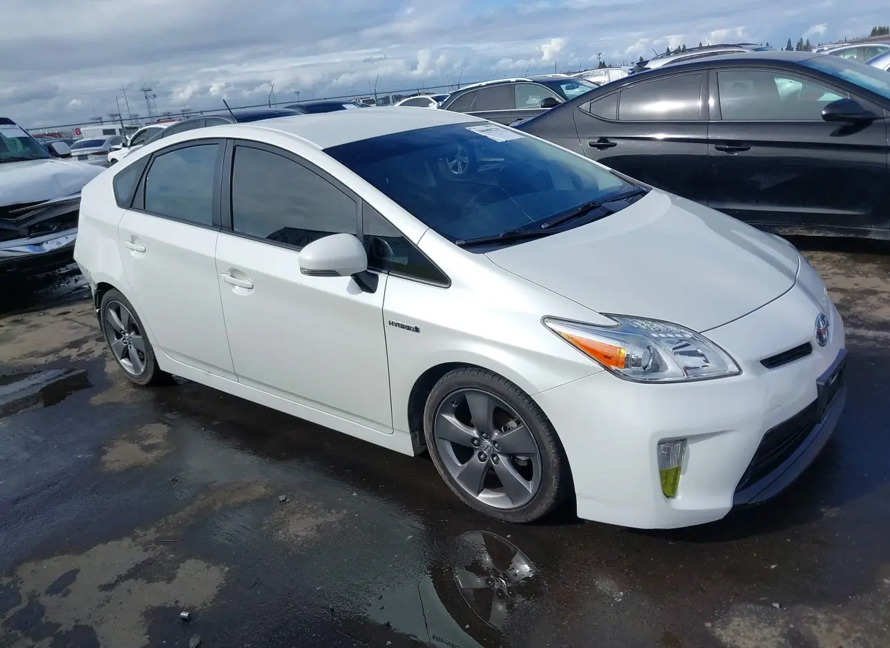 2015 TOYOTA  - Image 1.