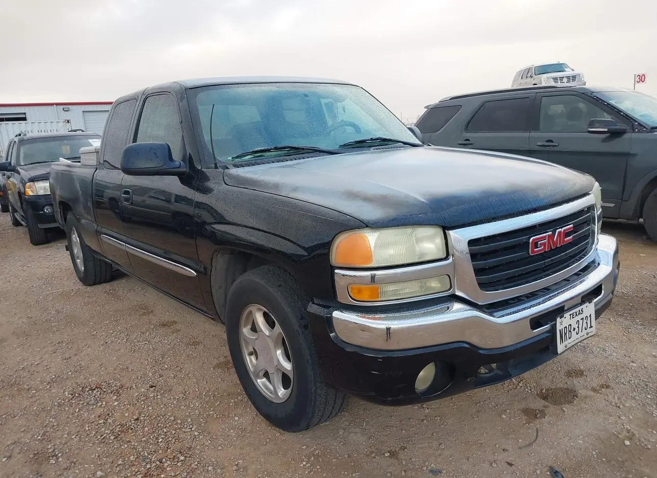 2004 GMC  - Image 1.