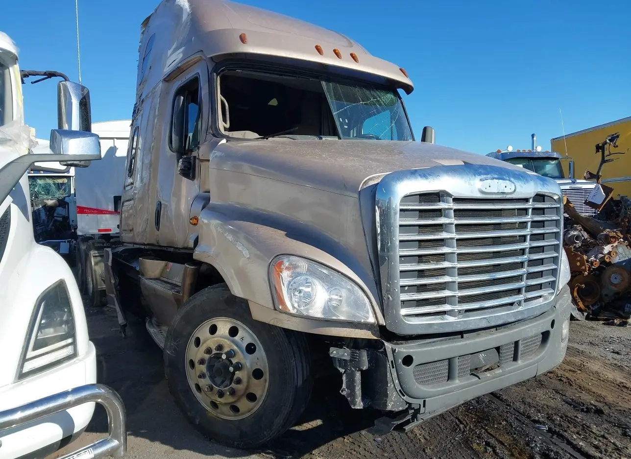 2016 FREIGHTLINER  - Image 1.