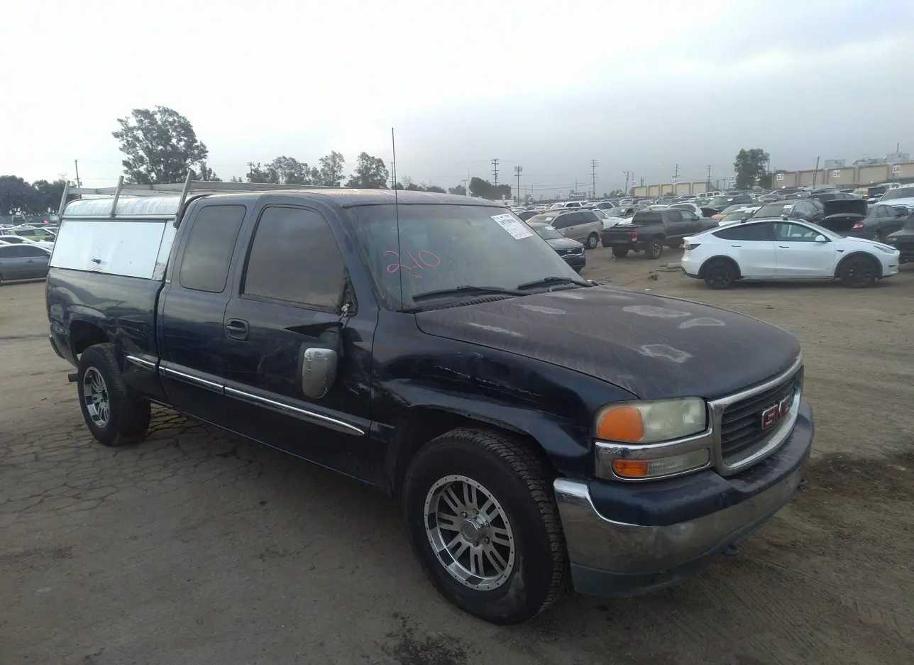 2001 GMC  - Image 1.