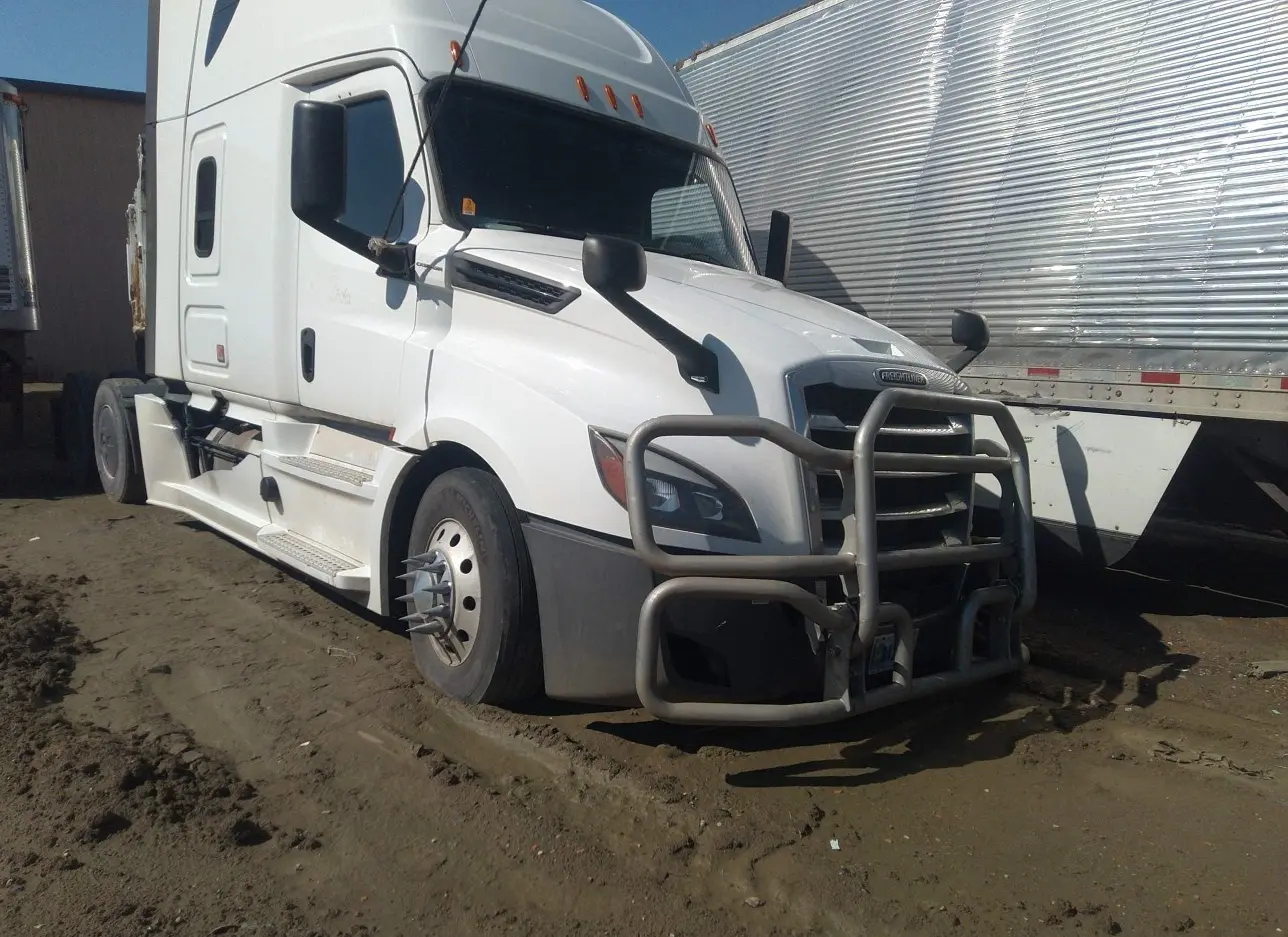 2020 FREIGHTLINER  - Image 1.