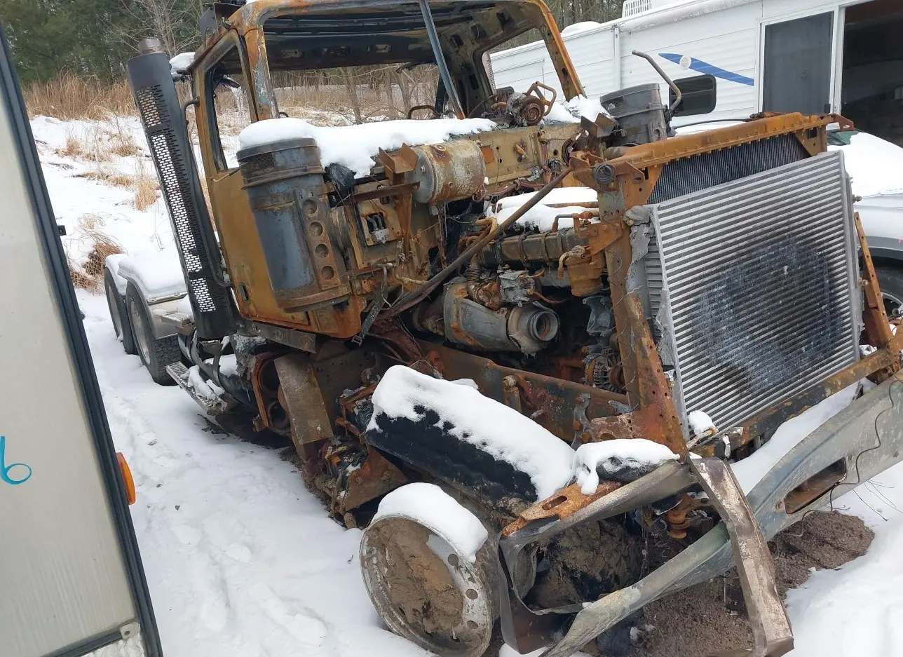 2011 WESTERN STAR  - Image 1.