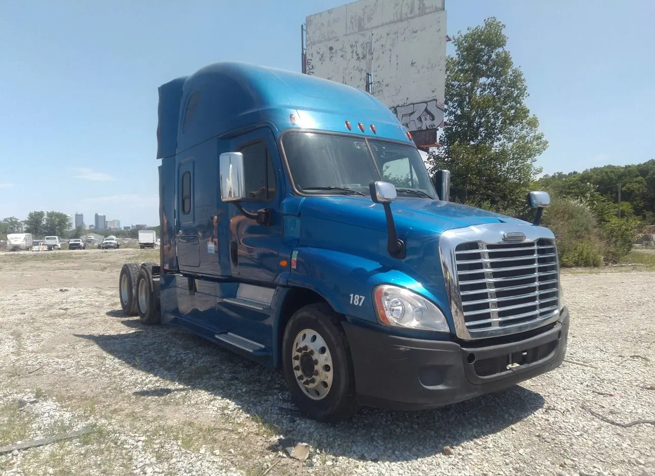 2017 FREIGHTLINER  - Image 1.