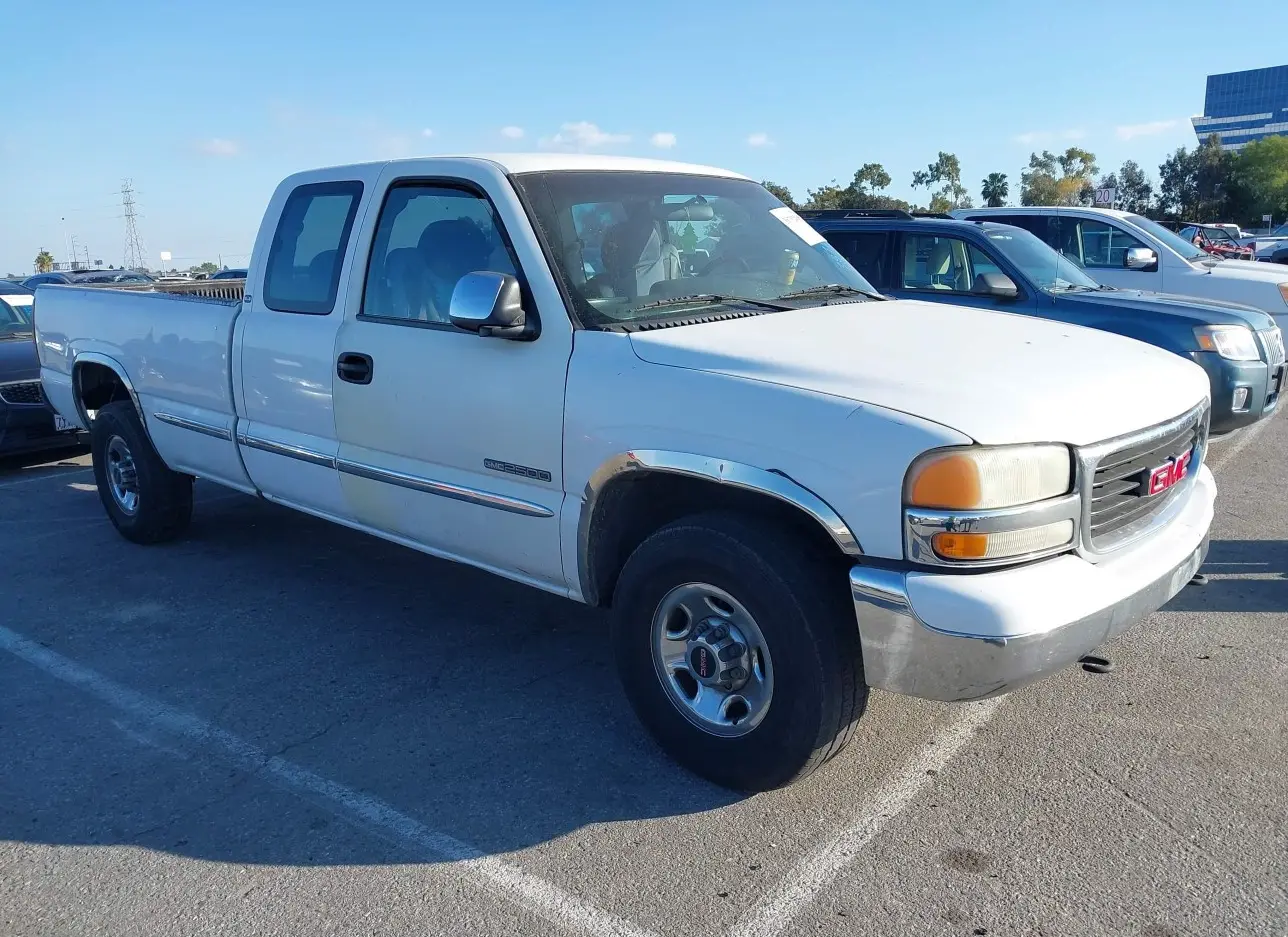 2000 GMC  - Image 1.