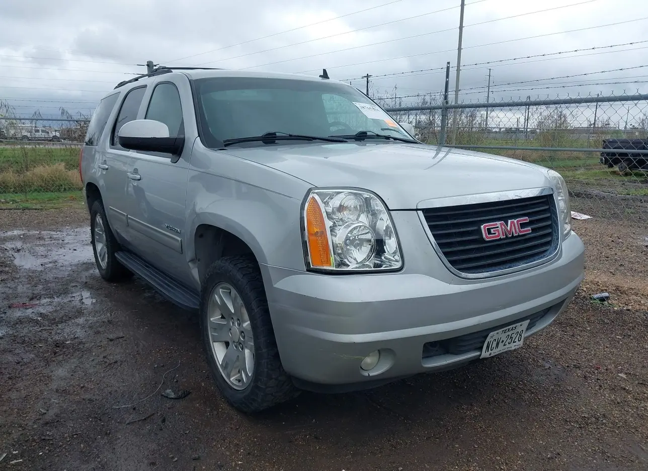 2011 GMC  - Image 1.