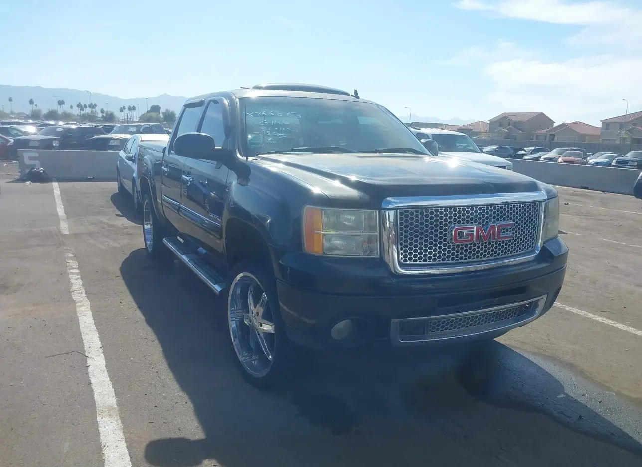 2011 GMC  - Image 1.