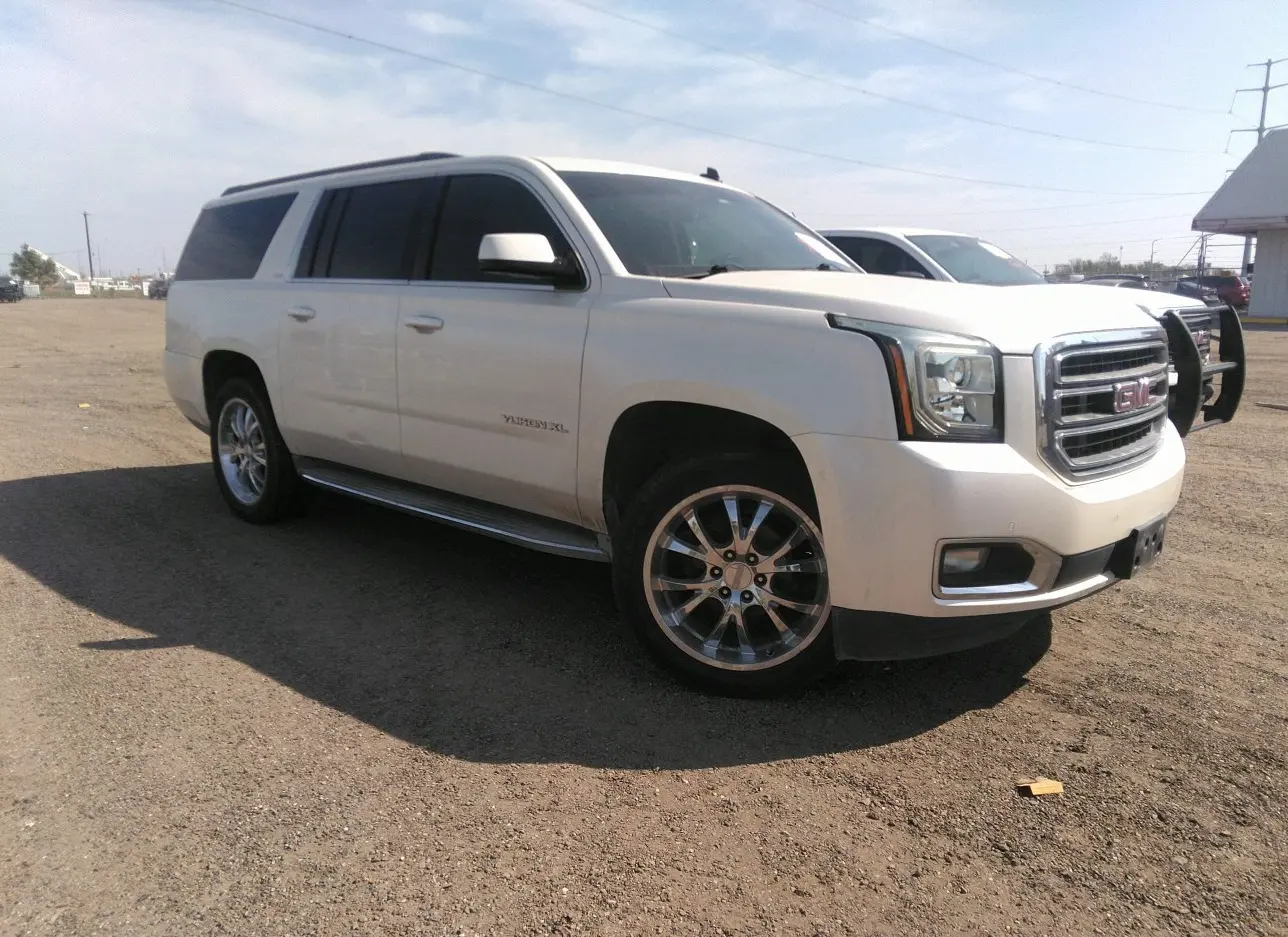 2015 GMC  - Image 1.