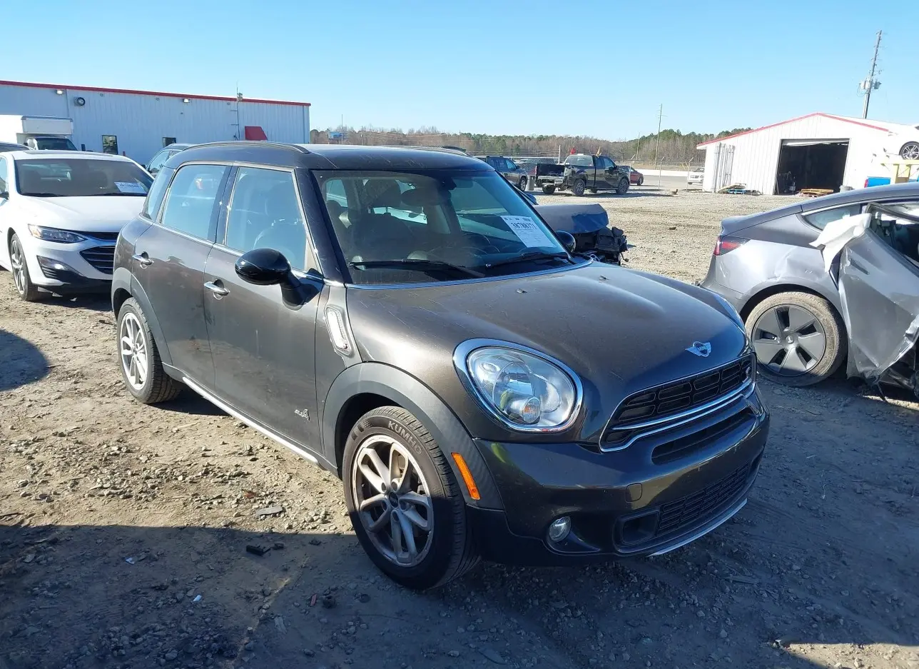 2015 MINI  - Image 1.