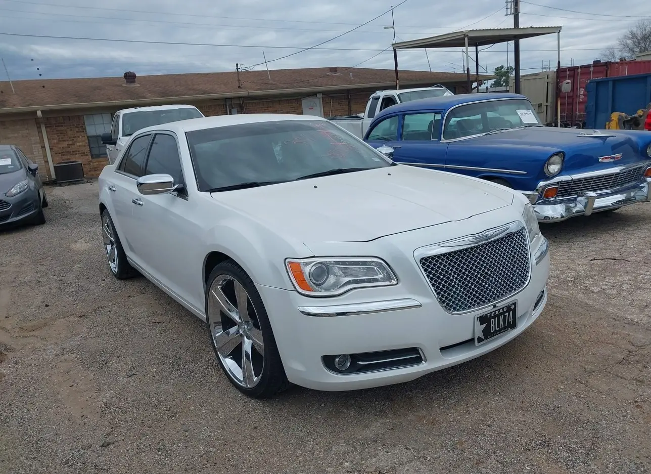 2013 CHRYSLER  - Image 1.