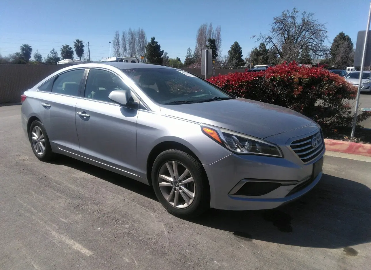 2017 HYUNDAI  - Image 1.