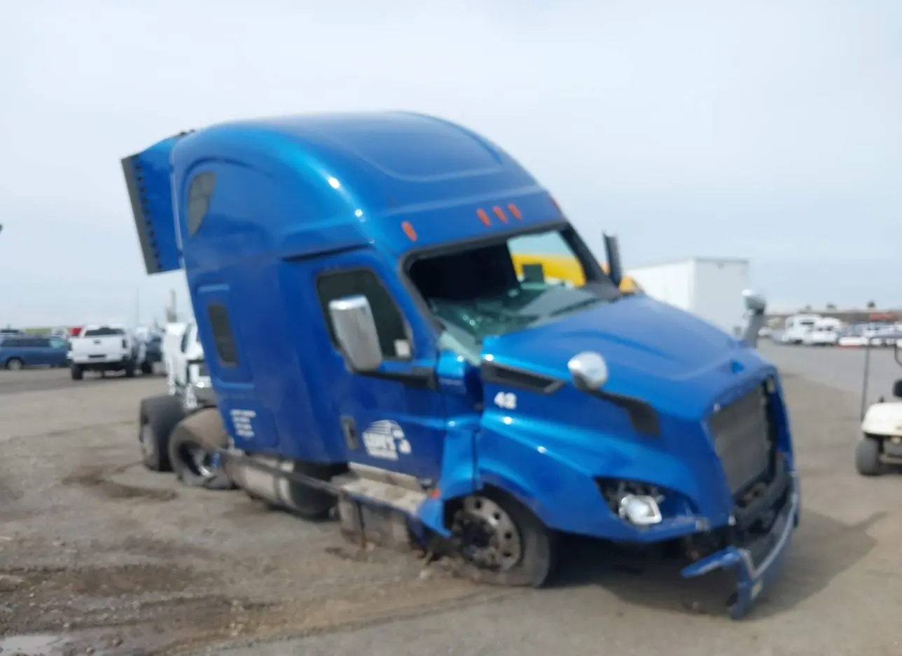 2020 FREIGHTLINER  - Image 1.