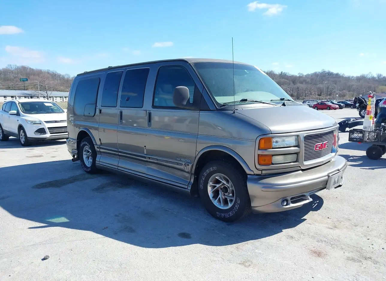 2002 GMC  - Image 1.