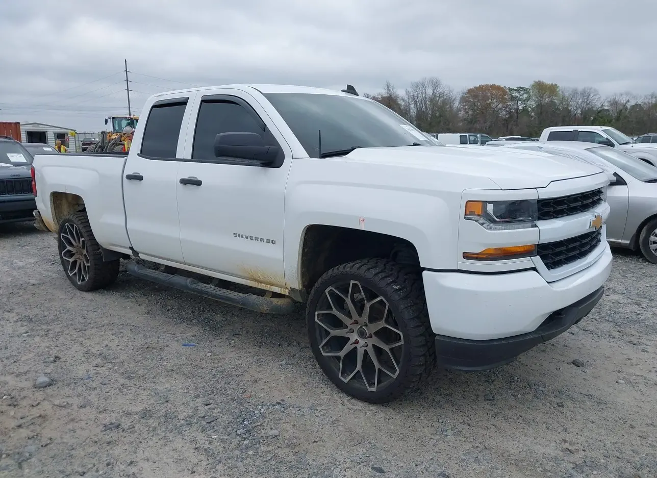 2018 CHEVROLET  - Image 1.