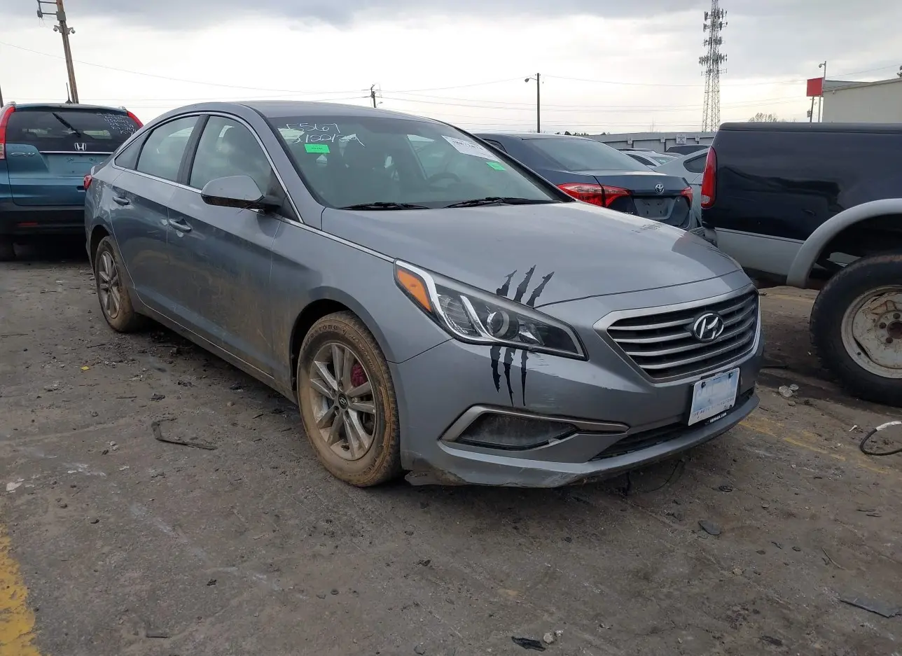 2017 HYUNDAI  - Image 1.