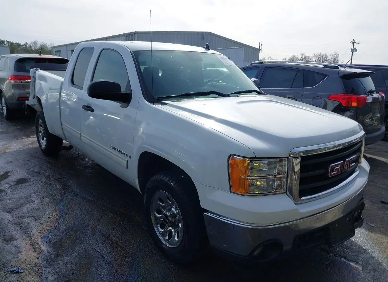 2007 GMC  - Image 1.