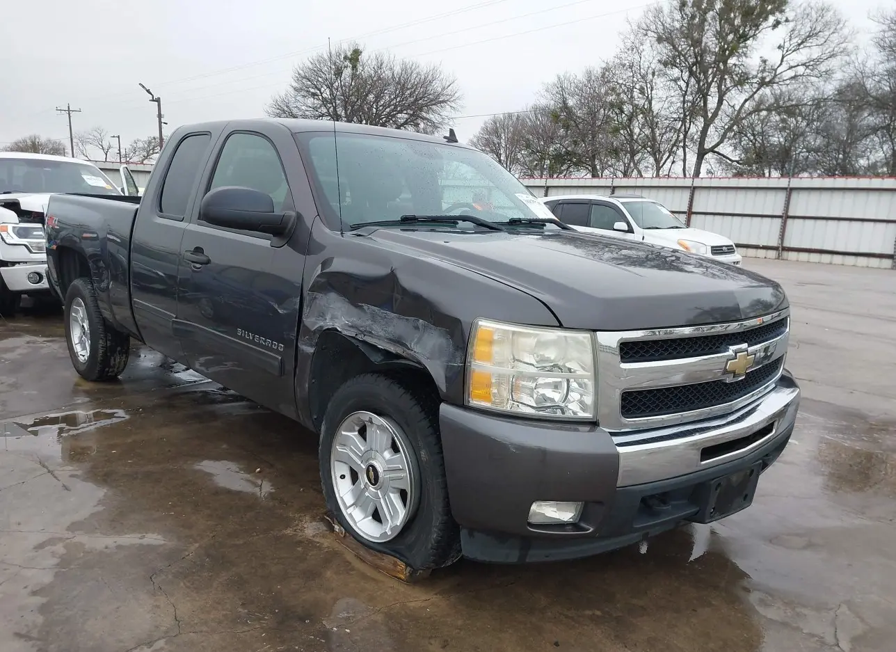 2010 CHEVROLET  - Image 1.