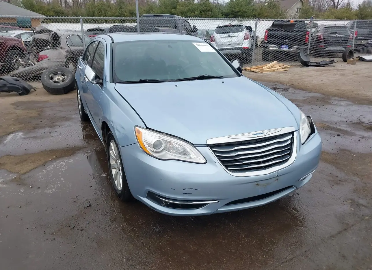 2014 CHRYSLER  - Image 1.