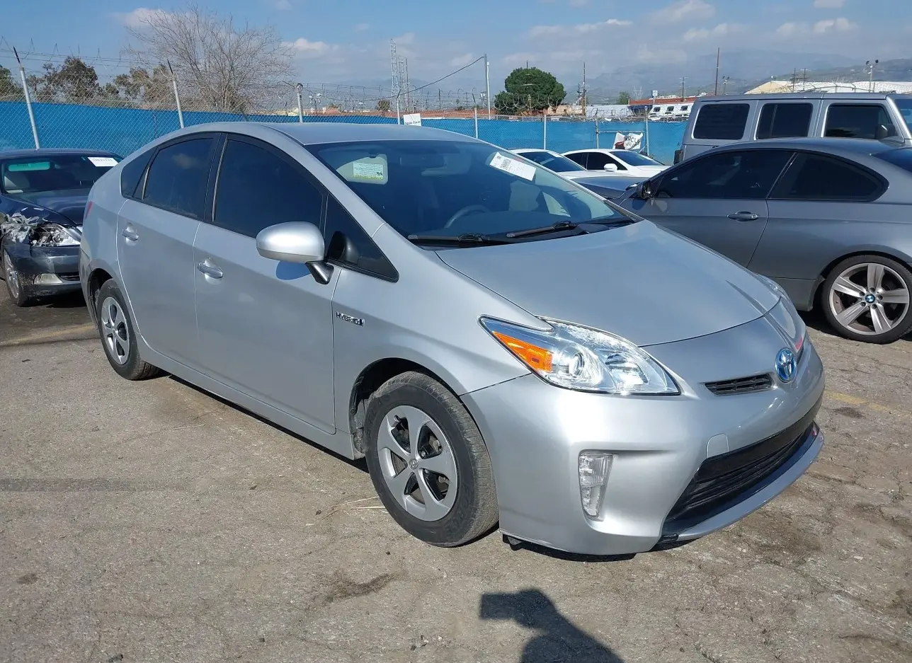 2015 TOYOTA  - Image 1.