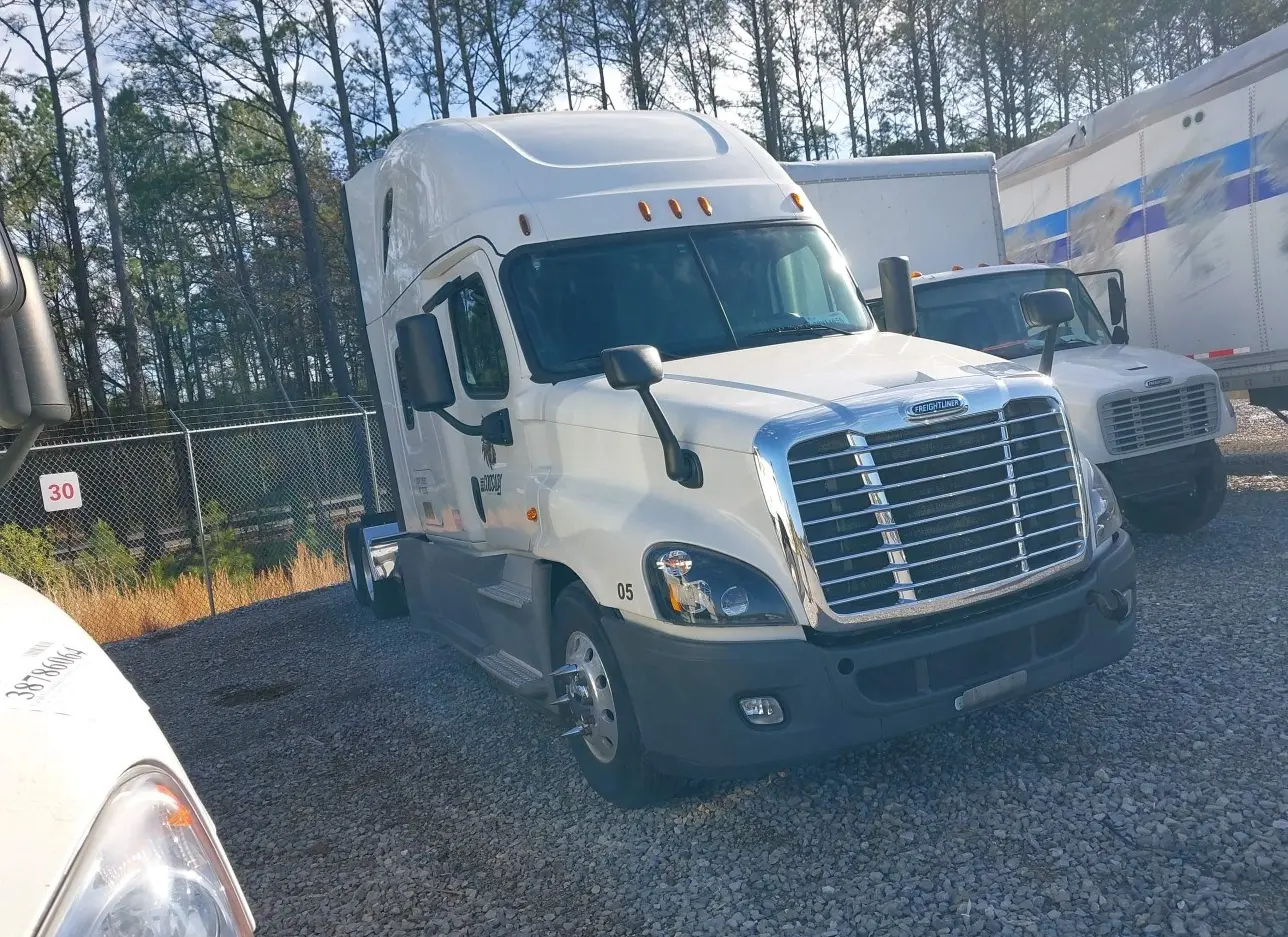 2018 FREIGHTLINER  - Image 1.