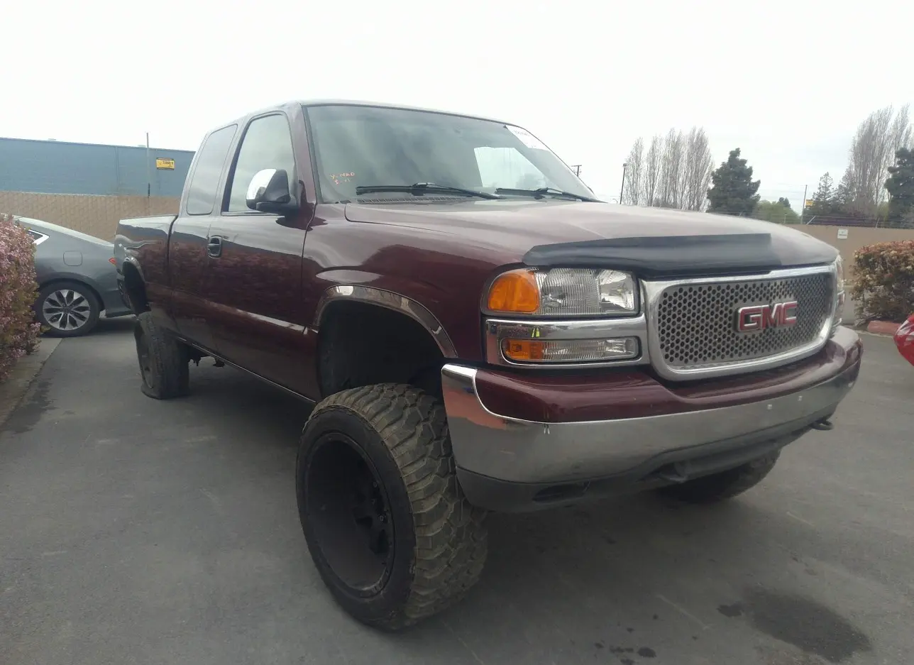 2000 GMC  - Image 1.