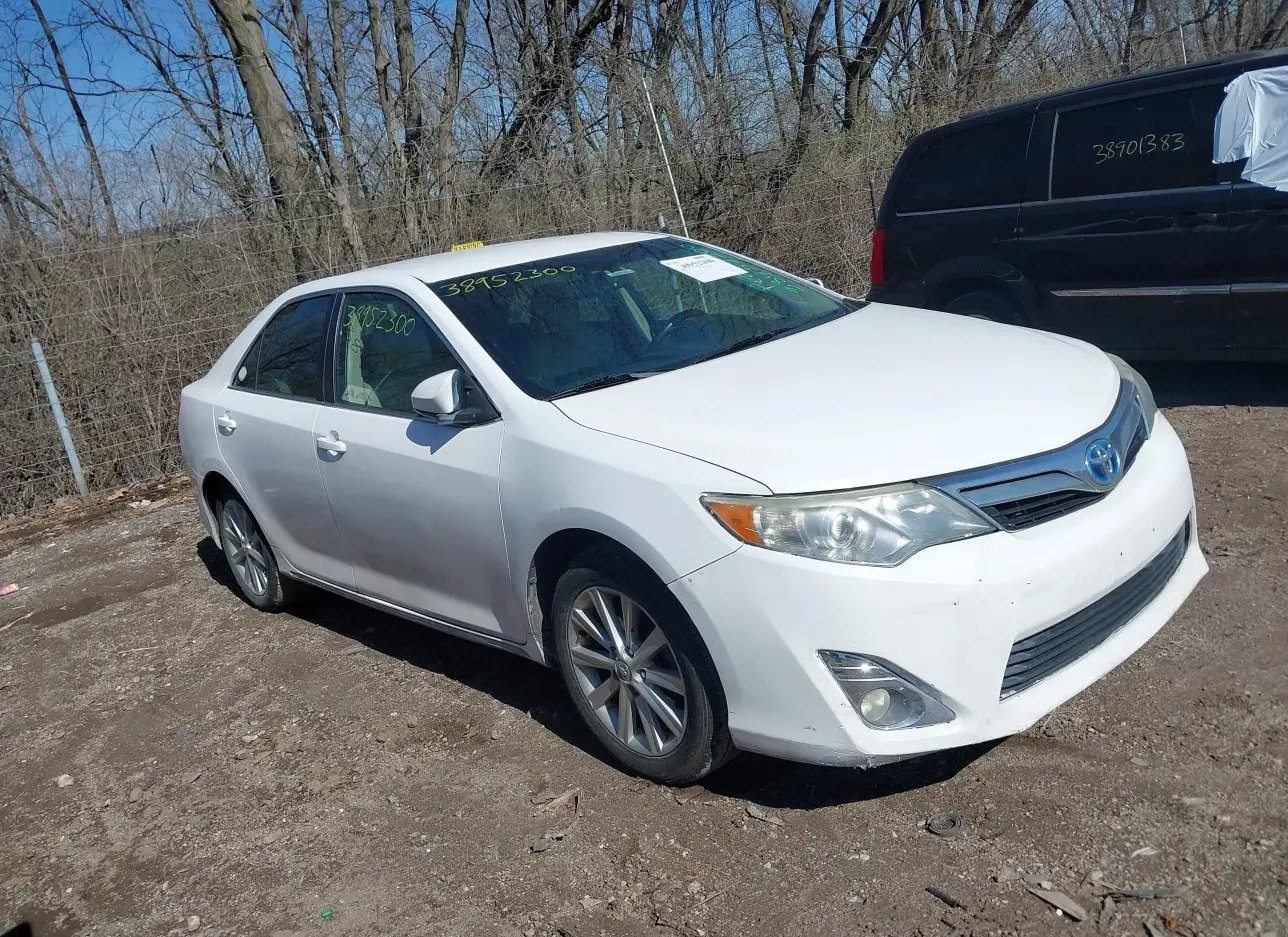 2014 TOYOTA  - Image 1.