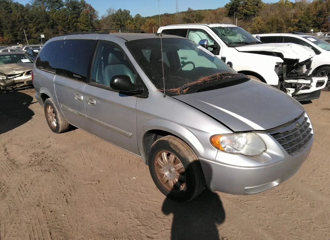 2005 CHRYSLER  - Image 1.