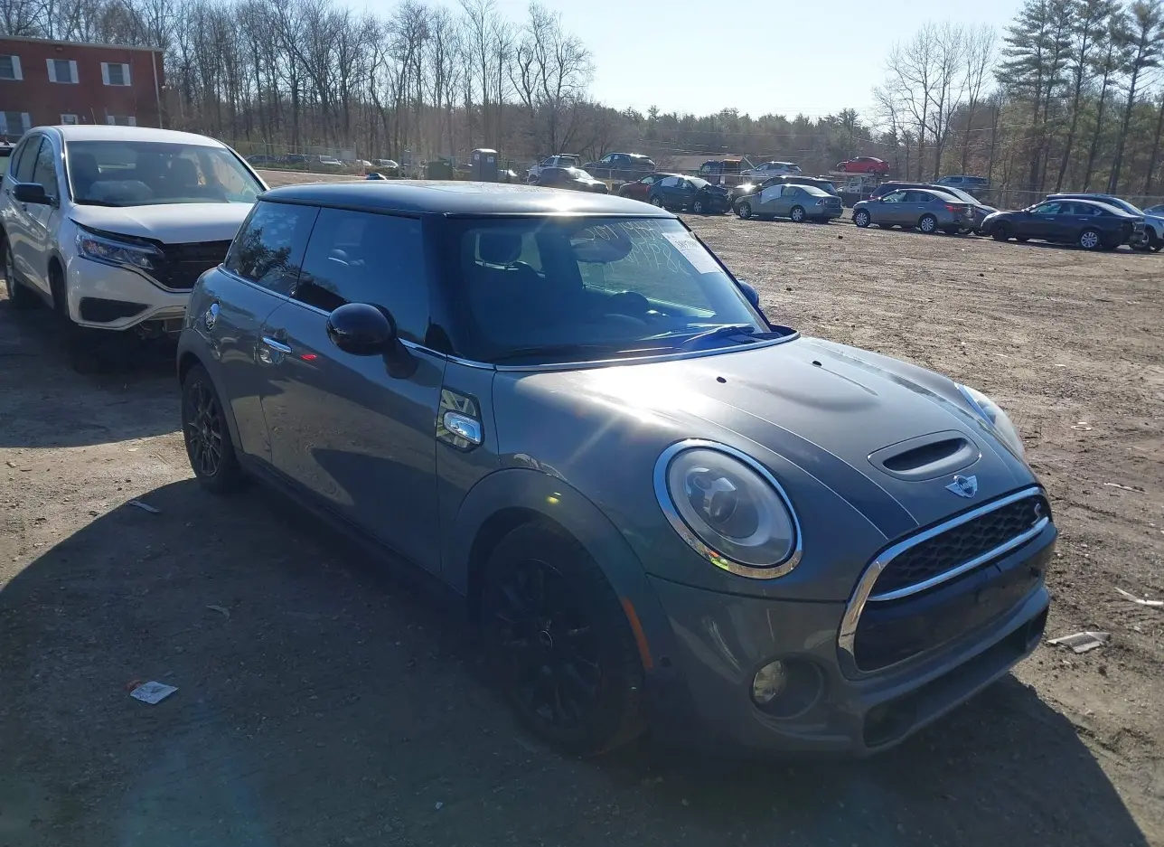 2015 MINI  - Image 1.