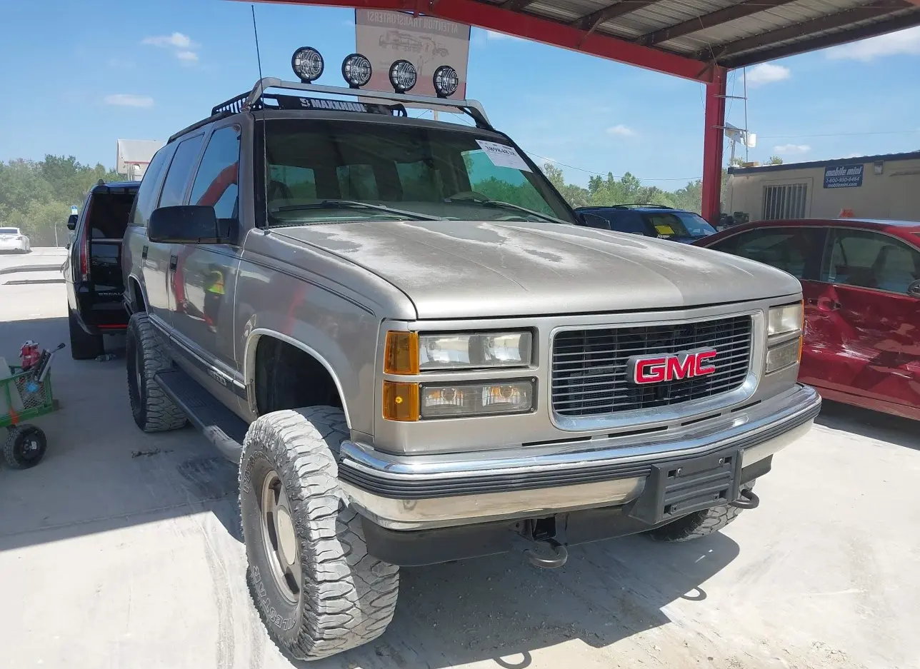 1999 GMC  - Image 1.