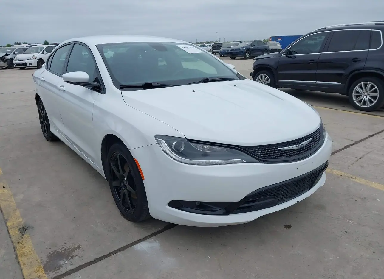 2015 CHRYSLER  - Image 1.