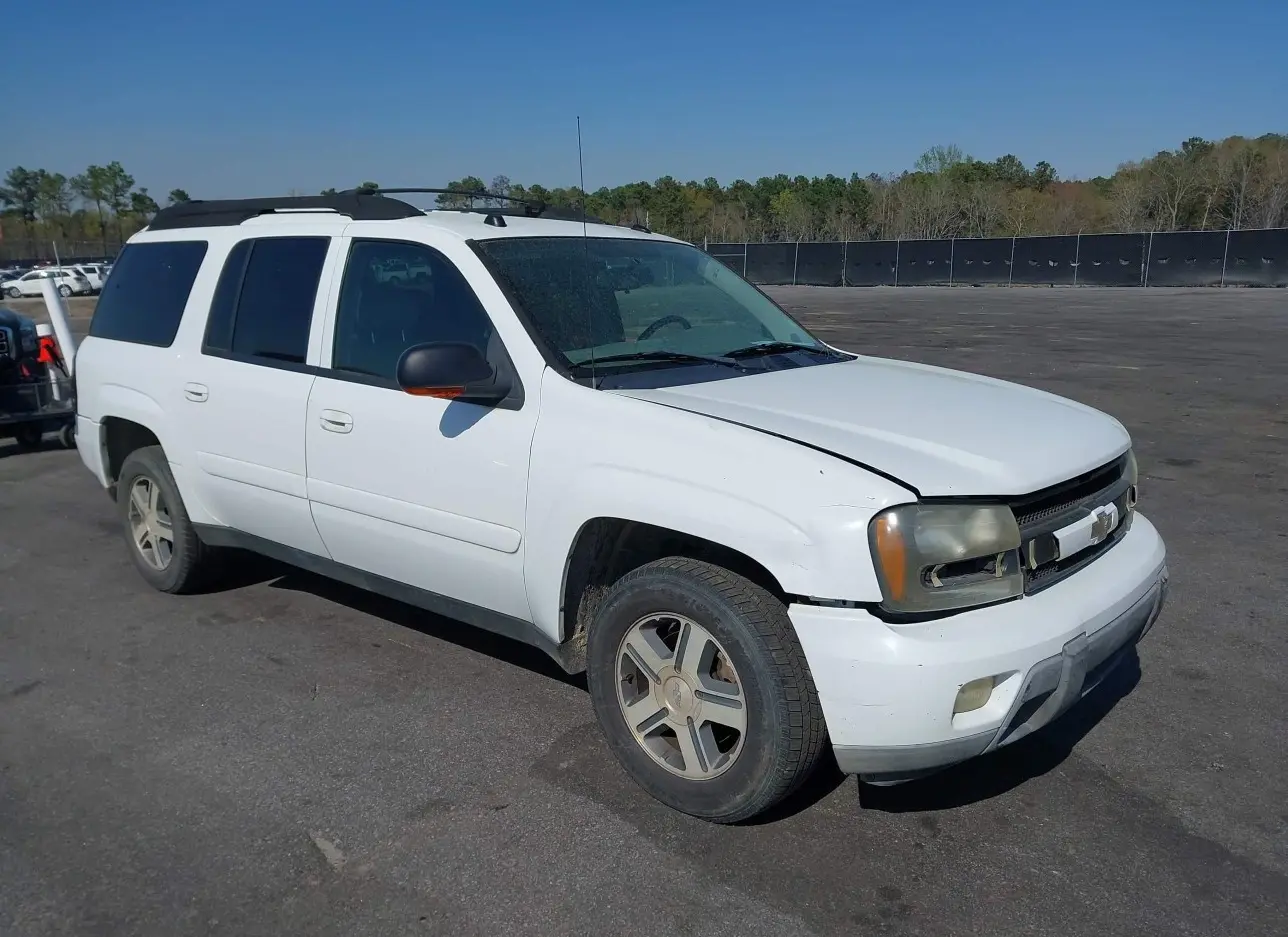 2005 CHEVROLET  - Image 1.