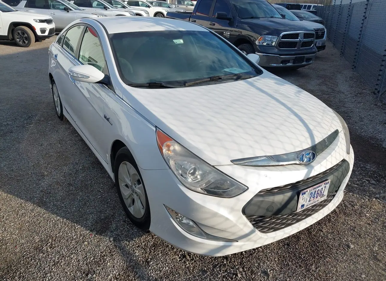 2014 HYUNDAI  - Image 1.