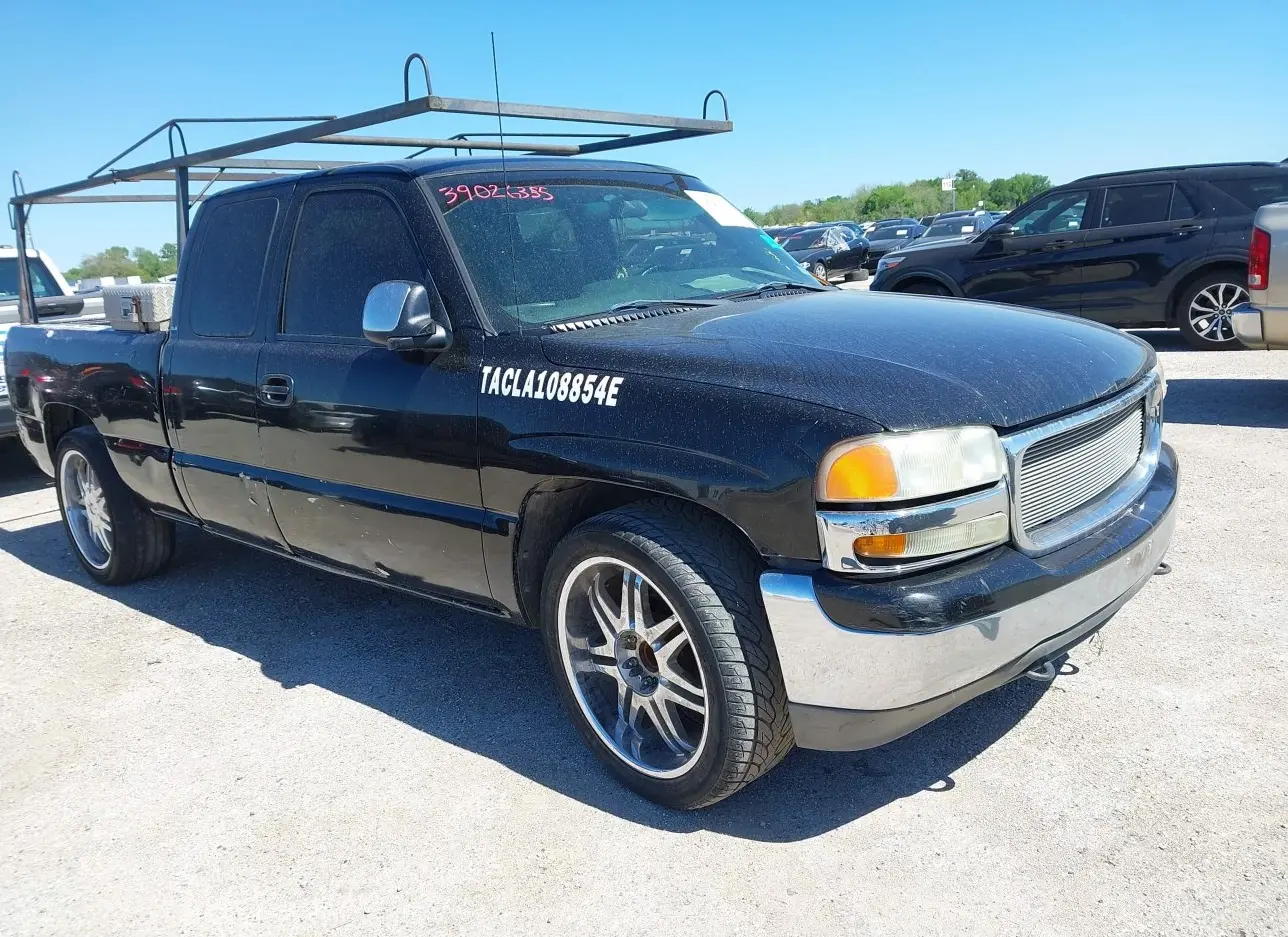 2001 GMC  - Image 1.