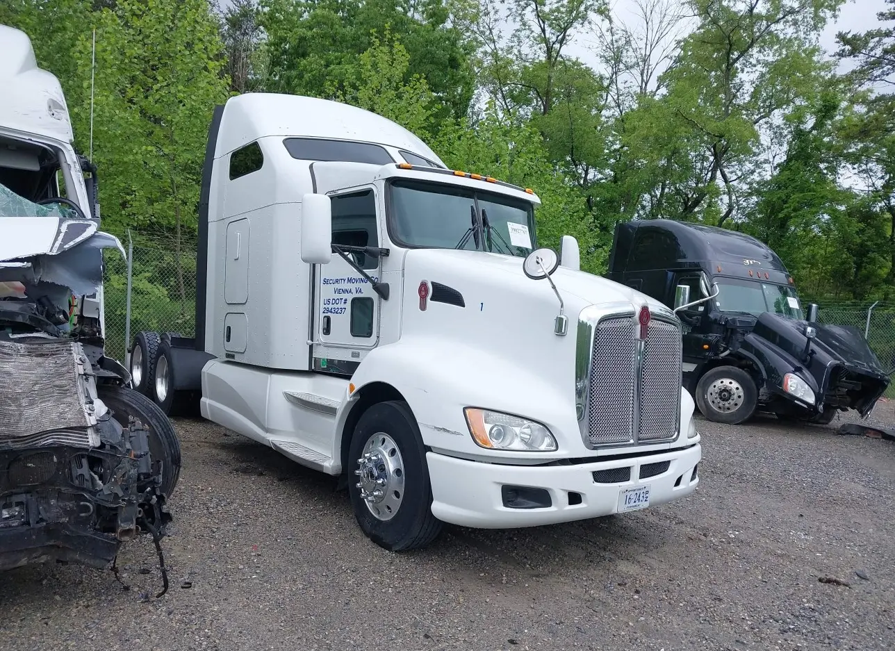 2013 KENWORTH  - Image 1.