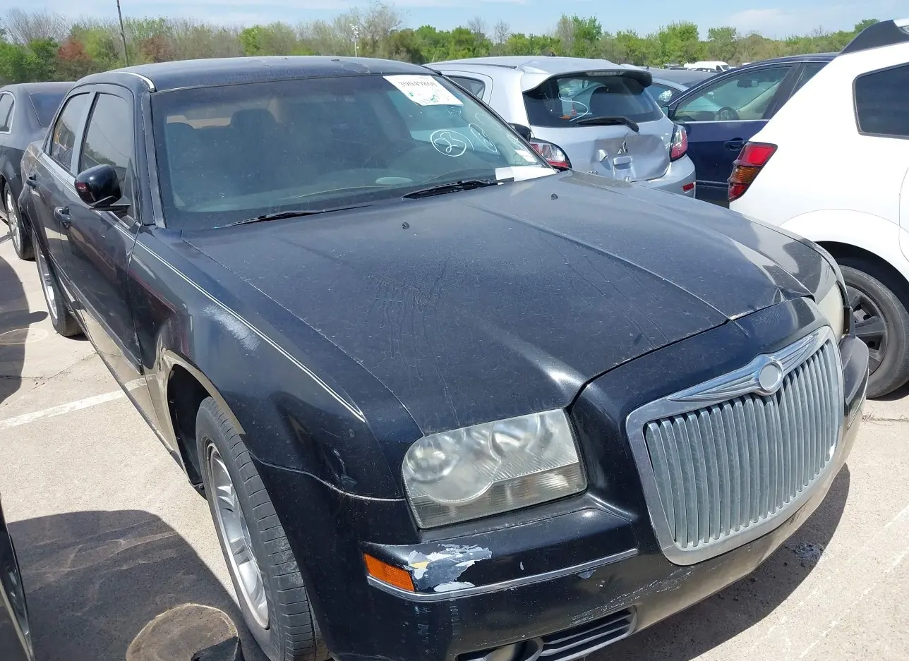 2005 CHRYSLER  - Image 1.