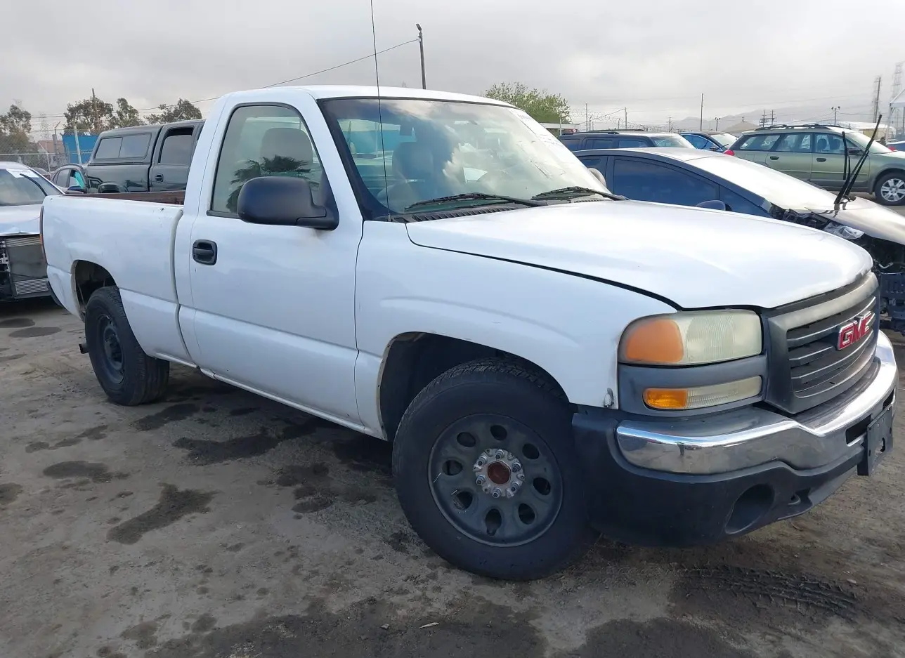 2005 GMC  - Image 1.