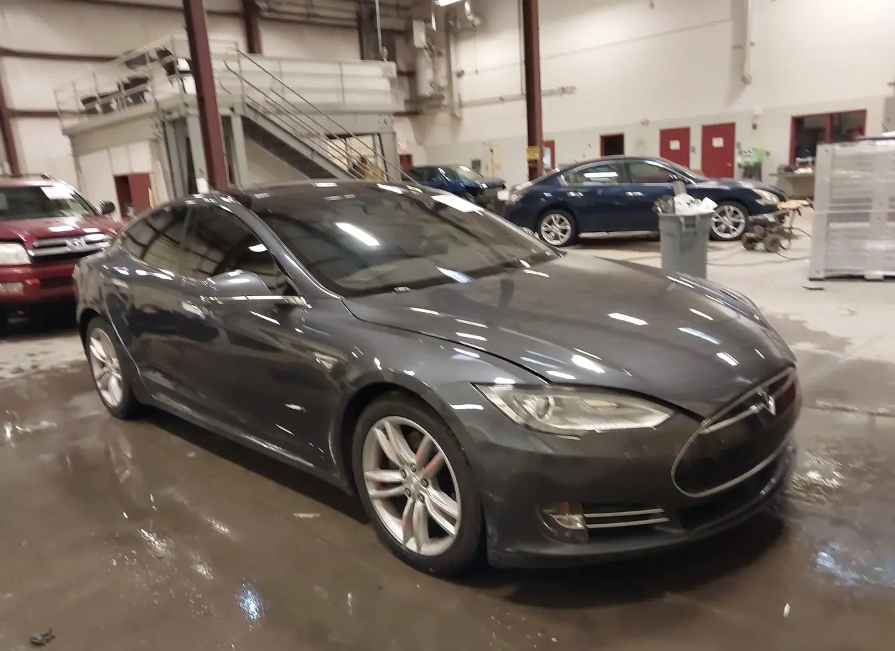 2015 TESLA  - Image 1.