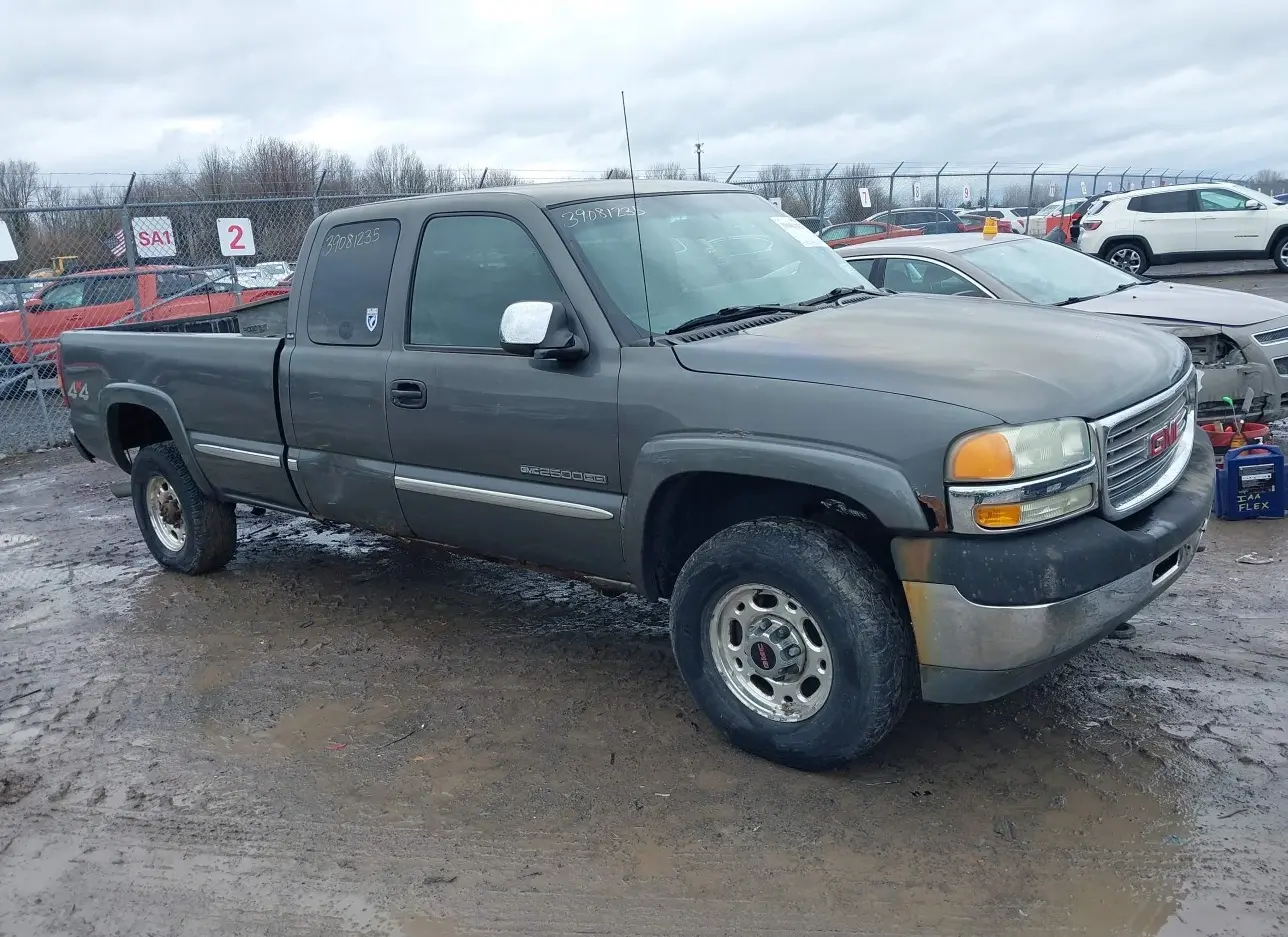 2002 GMC  - Image 1.