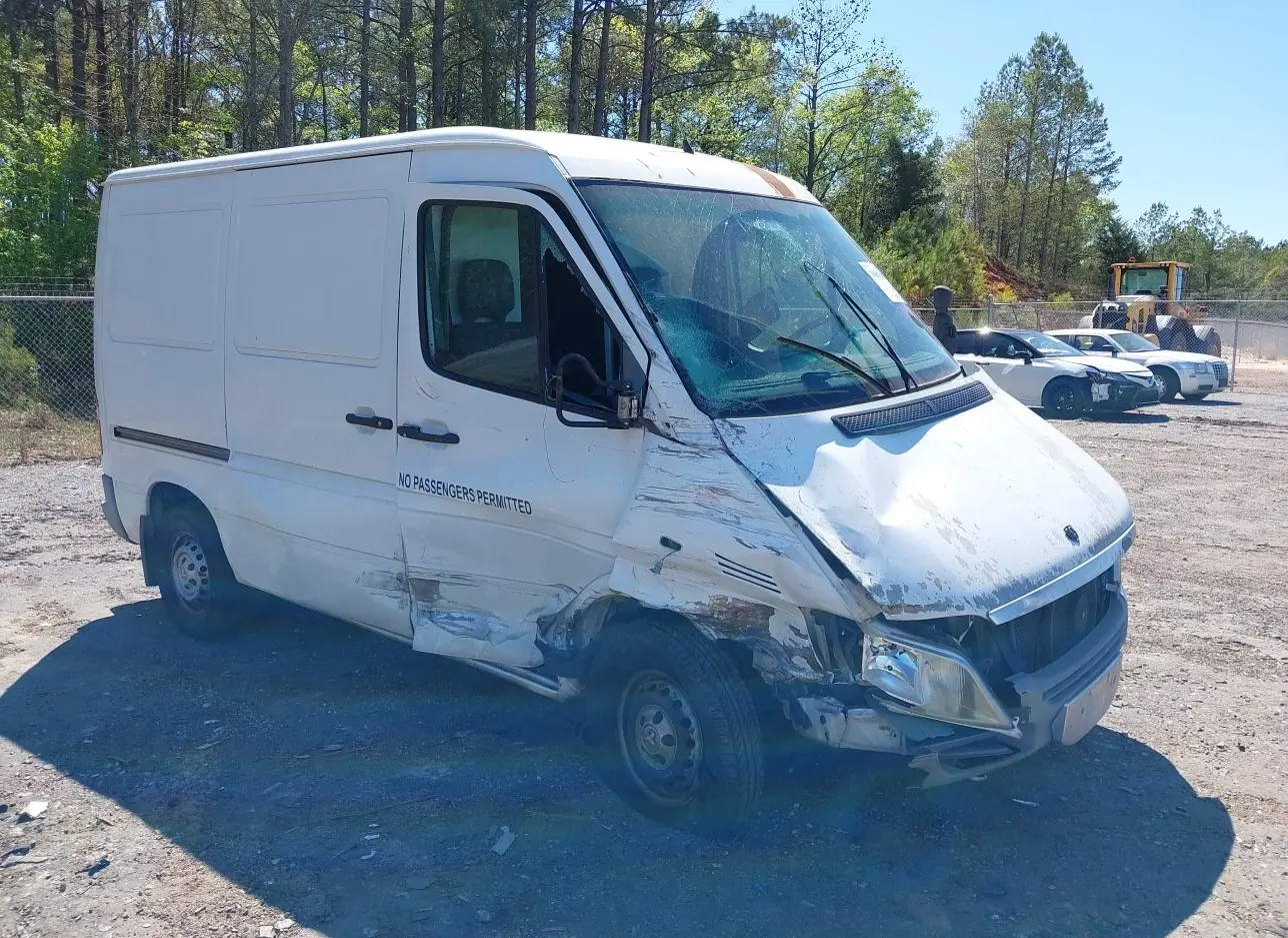 2005 SPRINTER (DODGE OR FREIGHTLINER)  - Image 1.