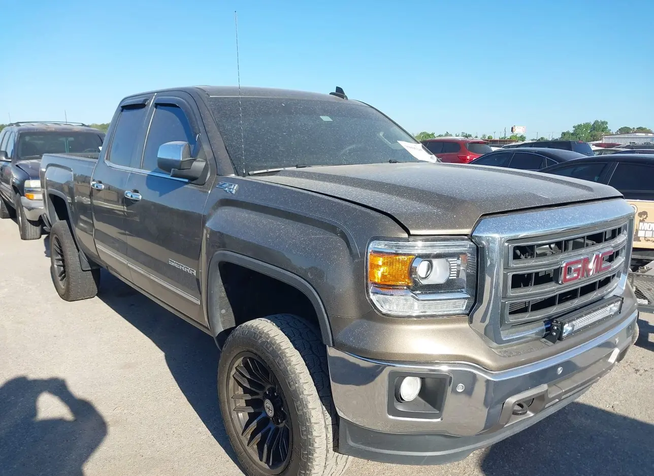 2015 GMC  - Image 1.