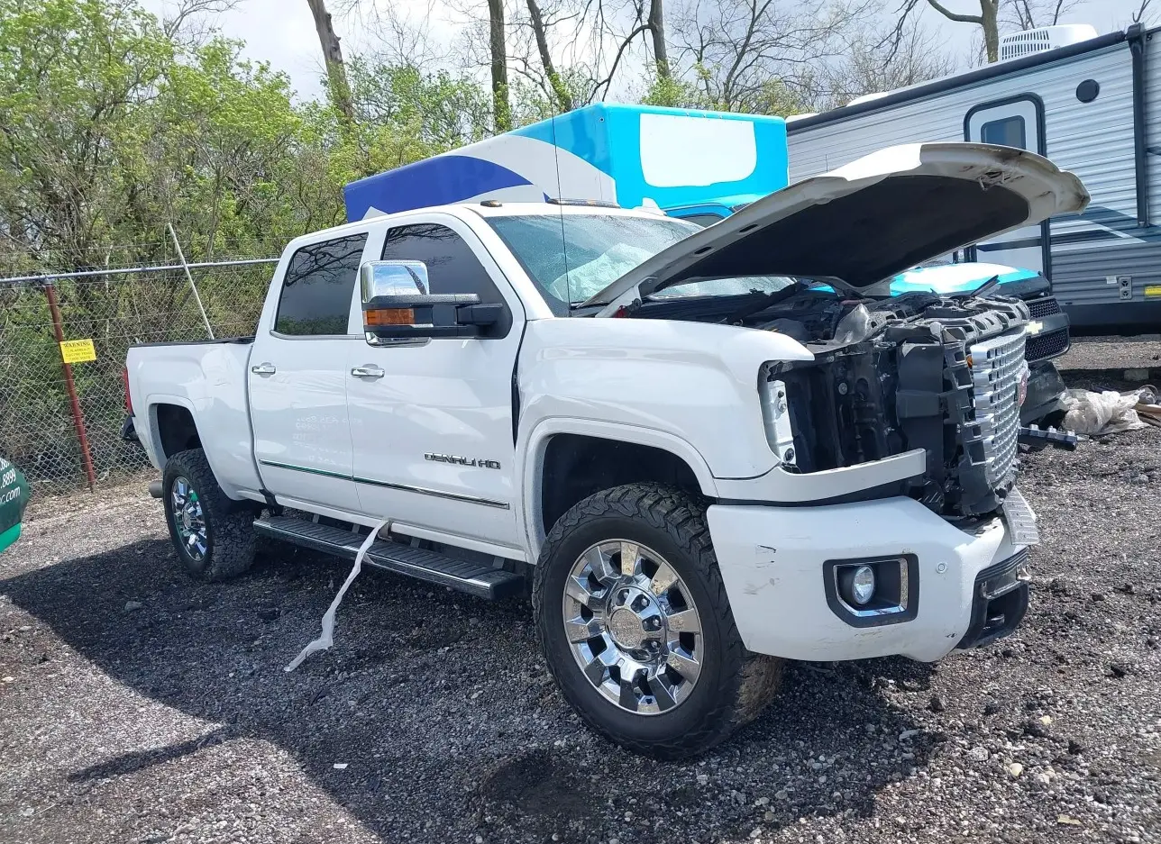 2016 GMC  - Image 1.