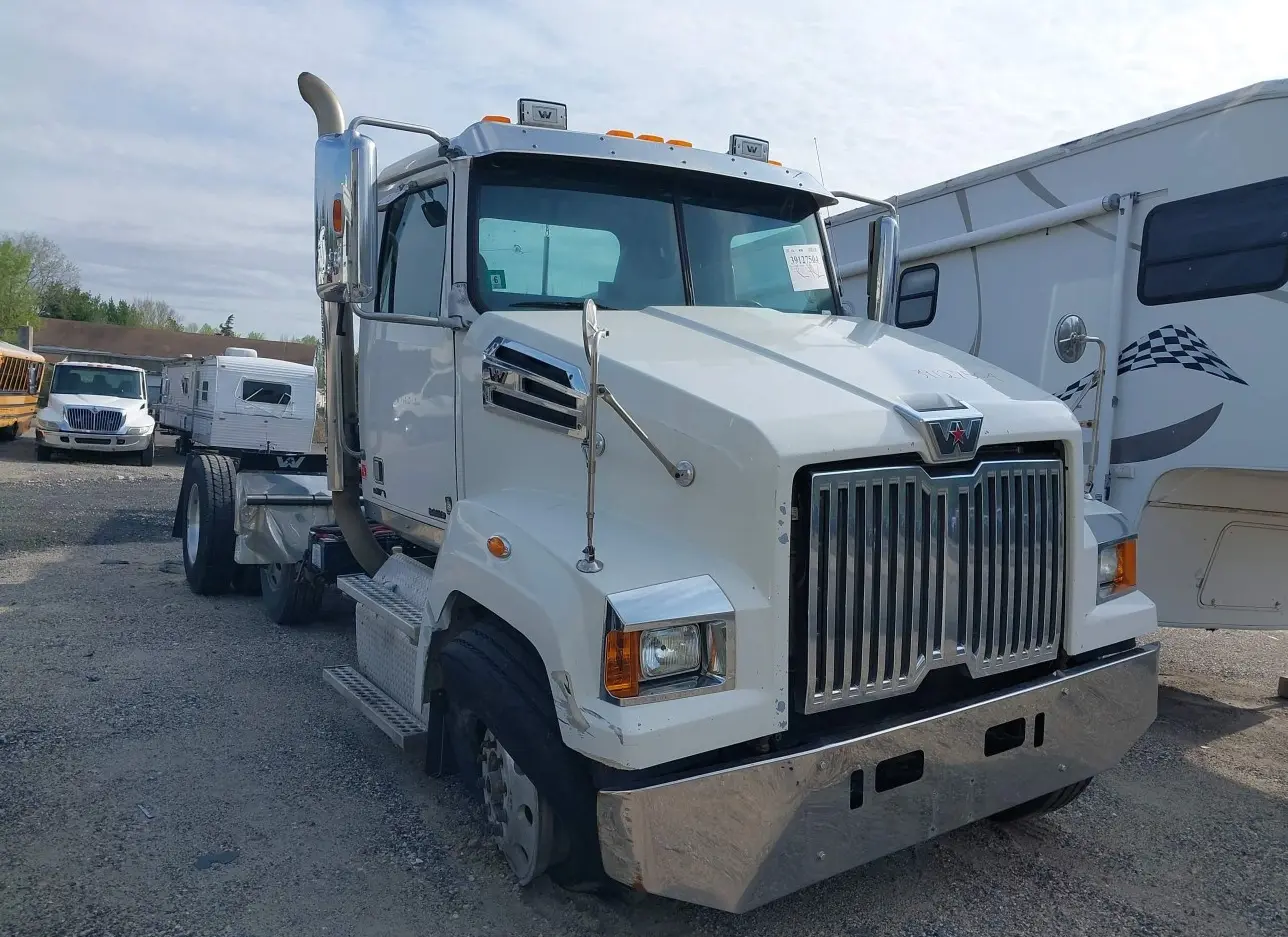 2020 WESTERN STAR  - Image 1.