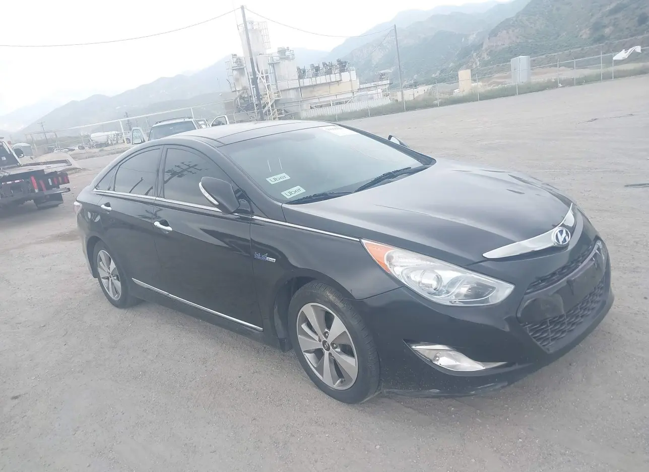 2012 HYUNDAI  - Image 1.