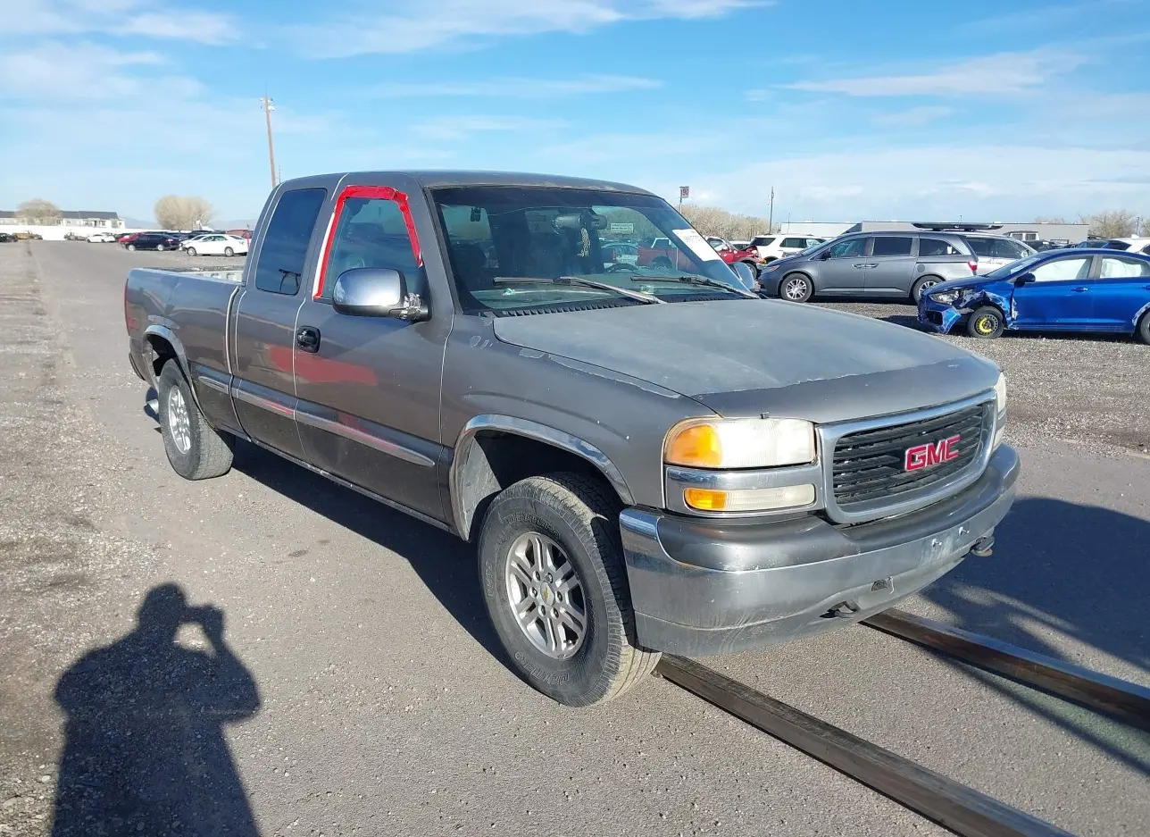 1999 GMC  - Image 1.