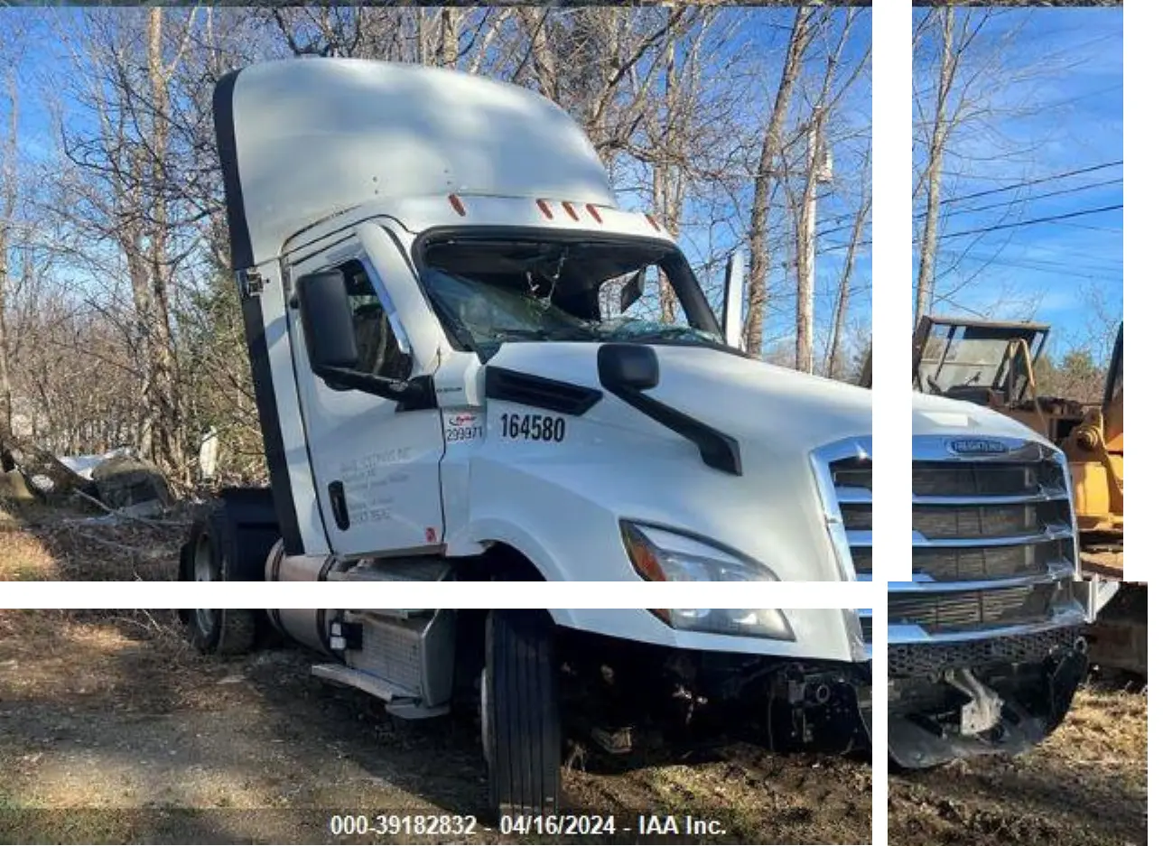 2021 FREIGHTLINER  - Image 1.