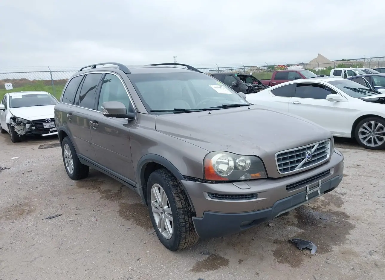 2010 VOLVO  - Image 1.